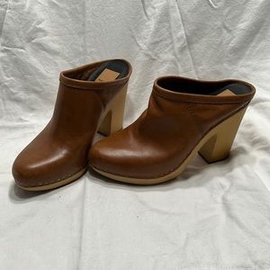 Dolce Vita Ackley clogs